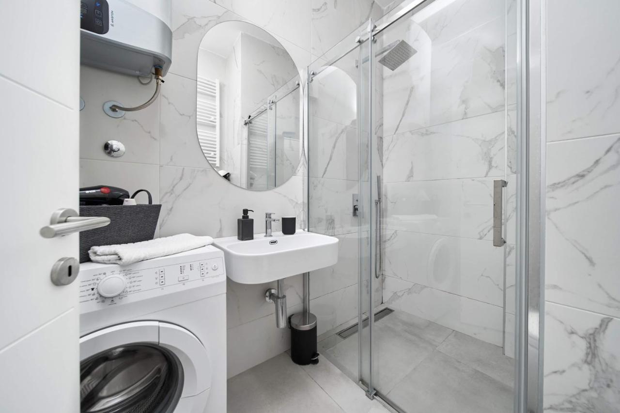 נובי סאד Modern Living Apt - Emberly - Private Parking מראה חיצוני תמונה