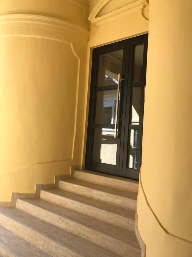 נובי סאד Modern Living Apt - Emberly - Private Parking מראה חיצוני תמונה